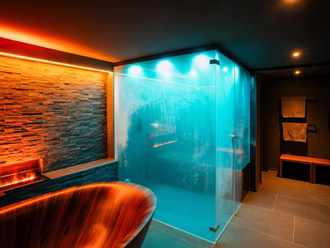 dampfdusche-in-schwimmbad-mitholzbadewanne-modern-5