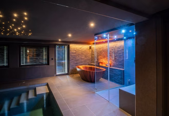 dampfdusche-in-schwimmbad-mitholzbadewanne-modern-13