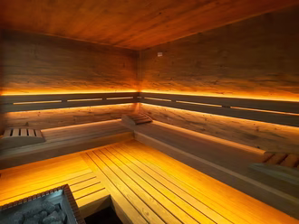 finesse-sauna-thermo-fichte-gehackt-gebürstet (11)