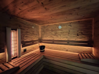 finesse-sauna-thermo-fichte-gehackt-gebürstet (1)