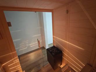 innenansicht-massivholzsauna