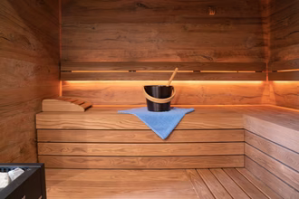 private-wellnessoase-mit-sauna-und-dampfbad-dampfdusche-wellnessraum-zum-entspannen-2