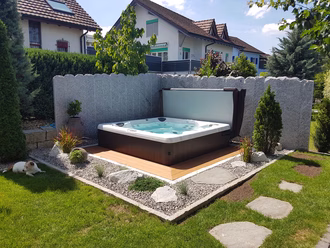 whirlpool-mit-garten-integriert