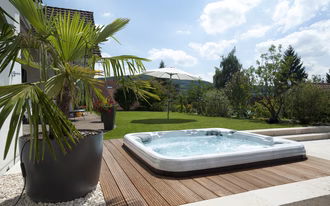 whirlpool-versekt-in-terrasse